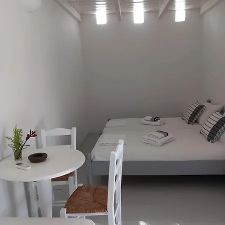 Louloudasrooms * Molos (Paros)